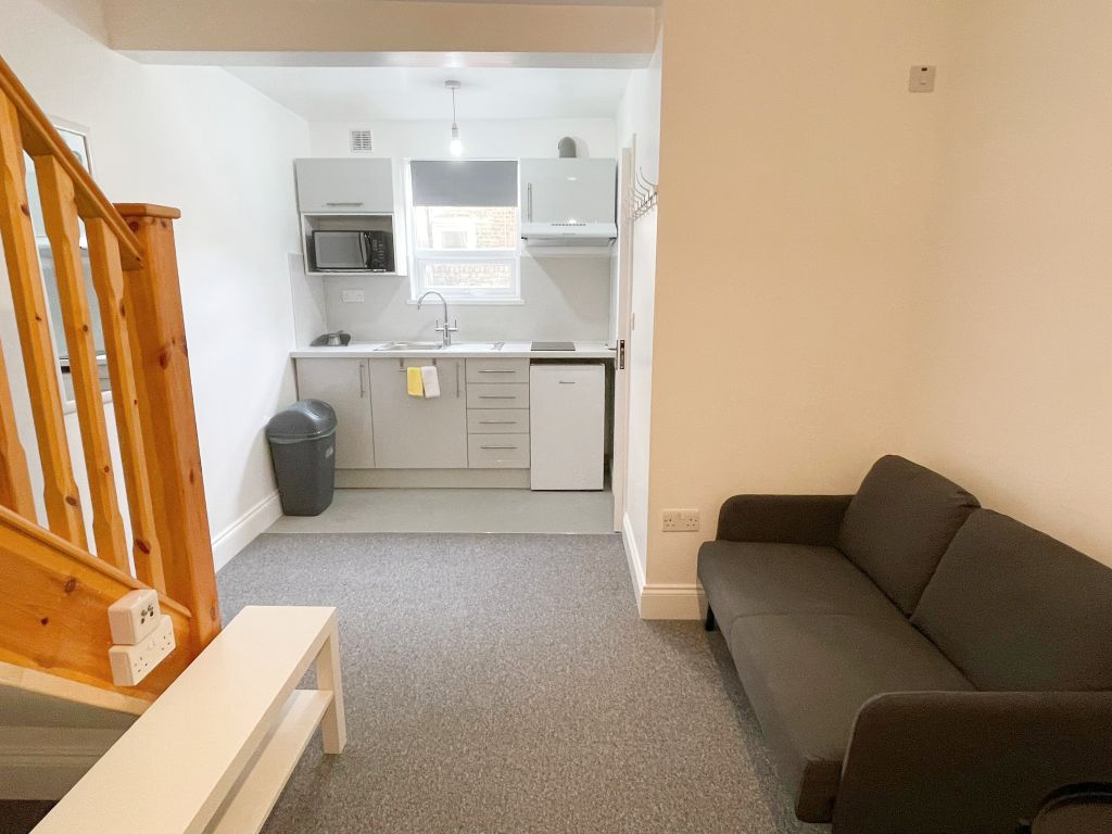 Studio to rent in Lower Clapton Road, Hackney E5, £1,150 pcm Zoopla