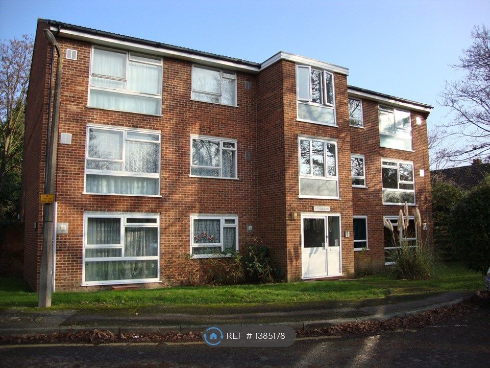 2 bed flat to rent in Aurum Close, Horley RH6 Zoopla