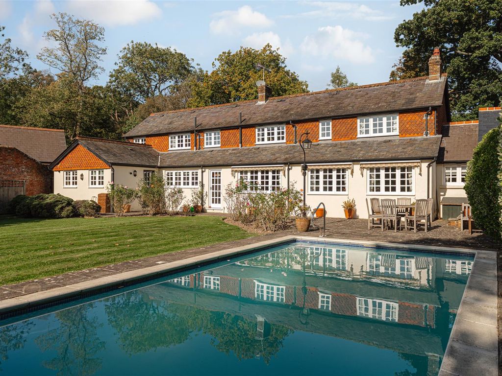 3 bed property for sale in Crutchfield Lane, Hookwood, Horley RH6, £