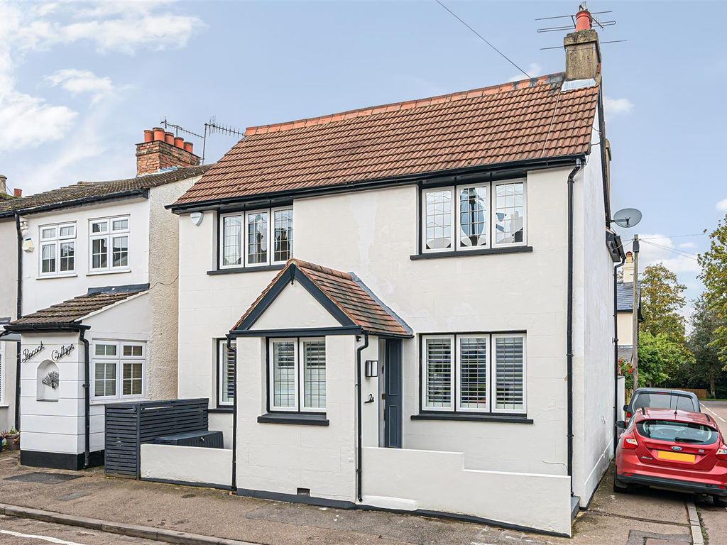 3 bed detached house for sale in Springfield, Bushey Heath, Bushey WD23