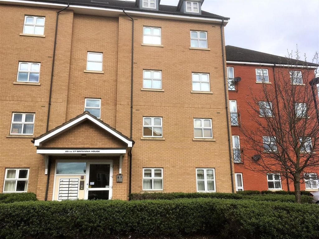 2 bed flat for sale in Britannia House, Palgrave Road, Bedford MK42