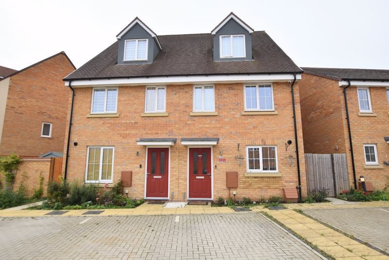 3 bed semidetached house for sale in Egremont Chase, Kingsmead, Milton