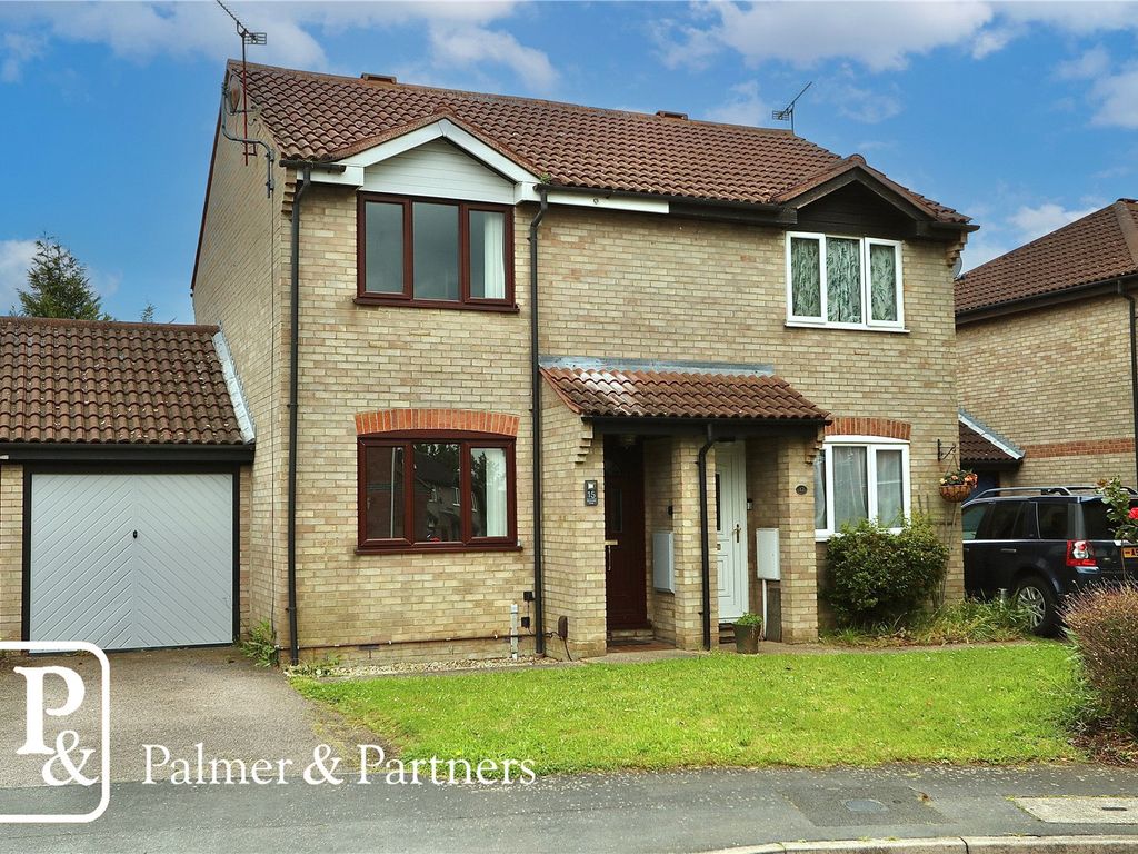 2 bed semidetached house for sale in Wentworth Drive, Ipswich, Suffolk