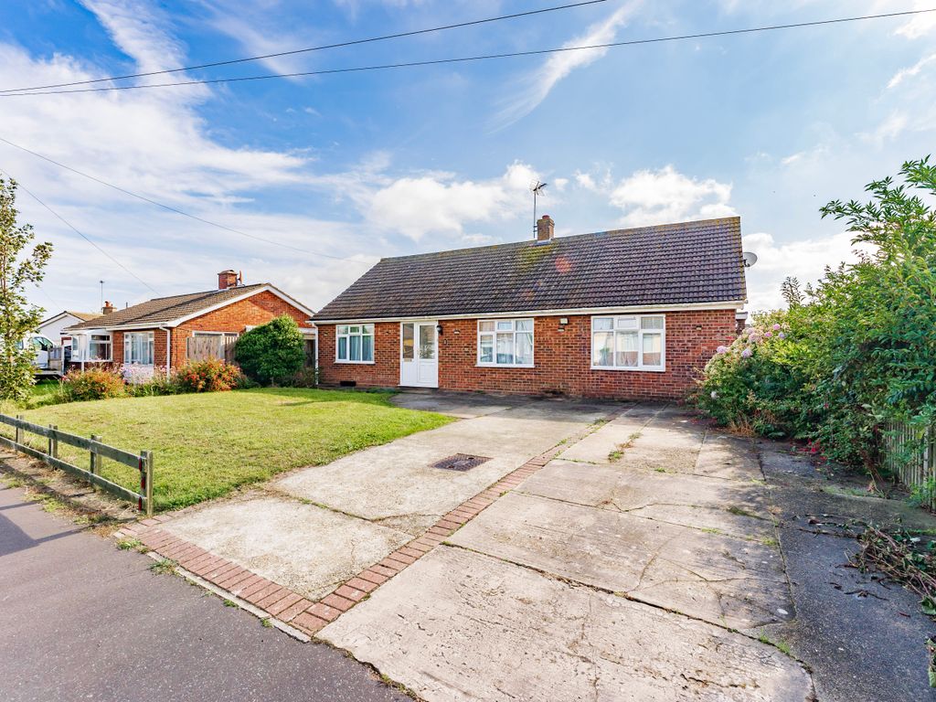 3 bed detached bungalow for sale in Nightingale Close, Scratby, Great