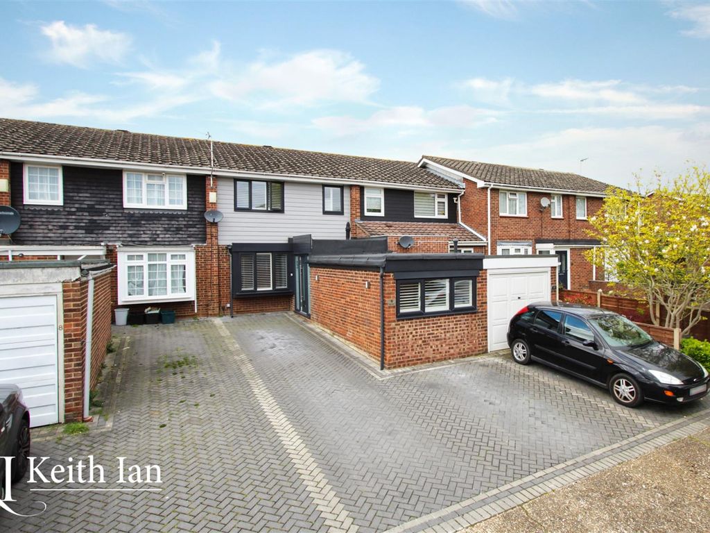 4 bed terraced house for sale in Dickson, Cheshunt, Waltham Cross EN7