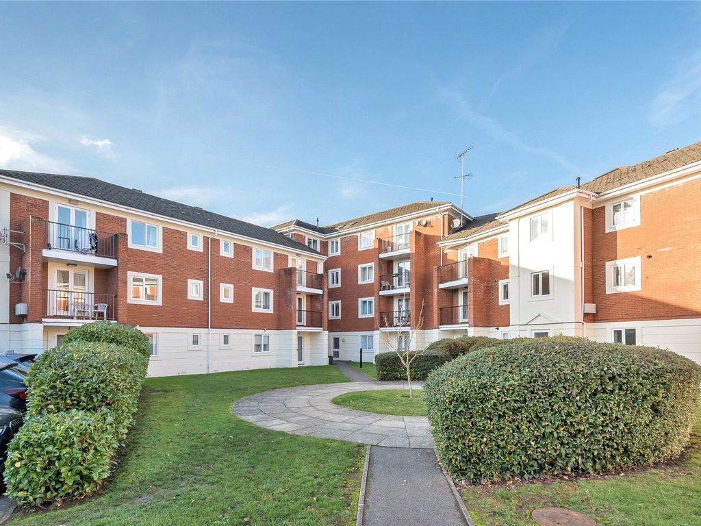 2 bed flat to rent in Shelley Court, 46 London Road, Reading, Berkshire