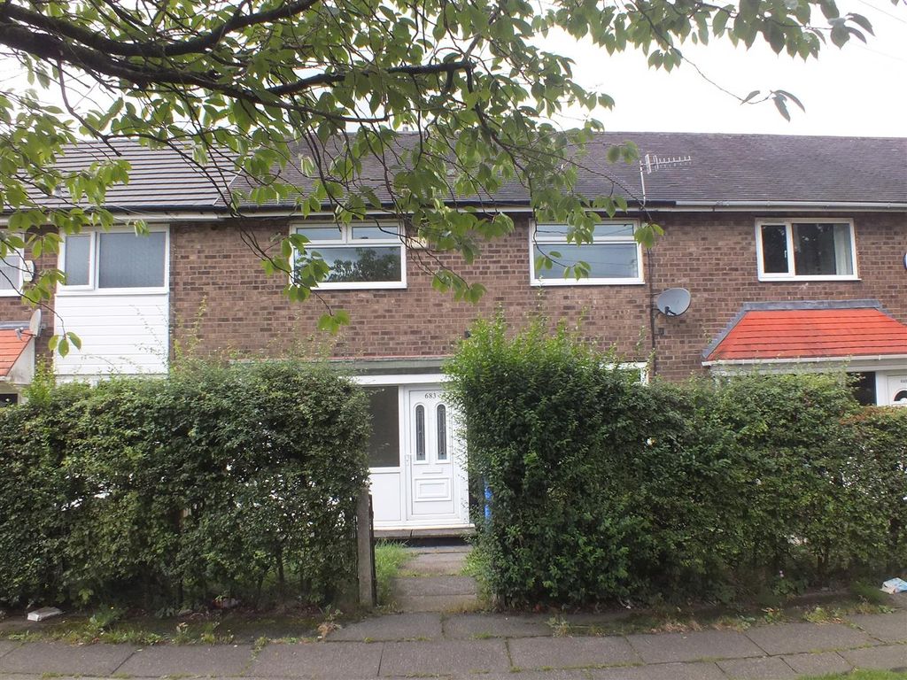 3 bed terraced house to rent in Huddersfield Road, Carrbrook