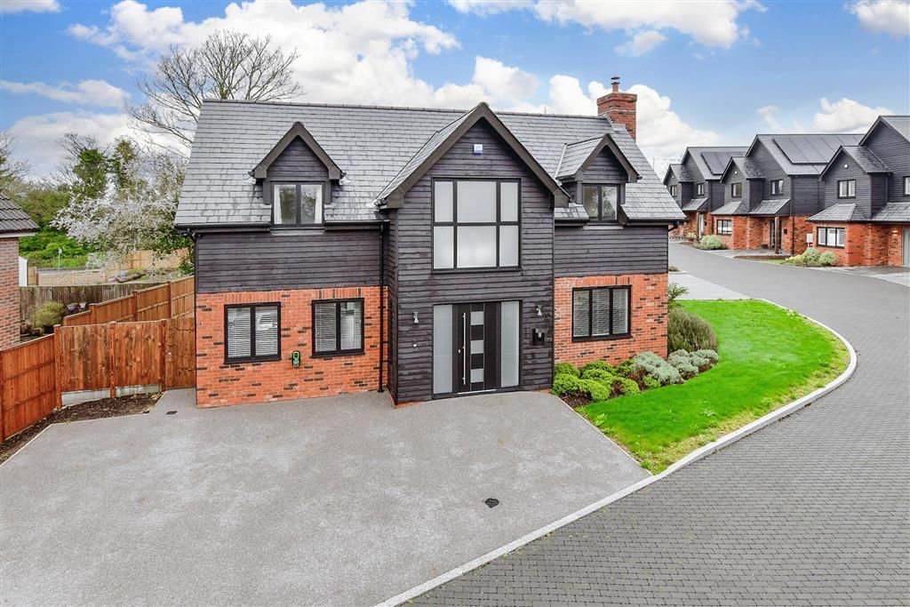 4 bed detached house for sale in Windmill View, Sarre, Kent CT7, £