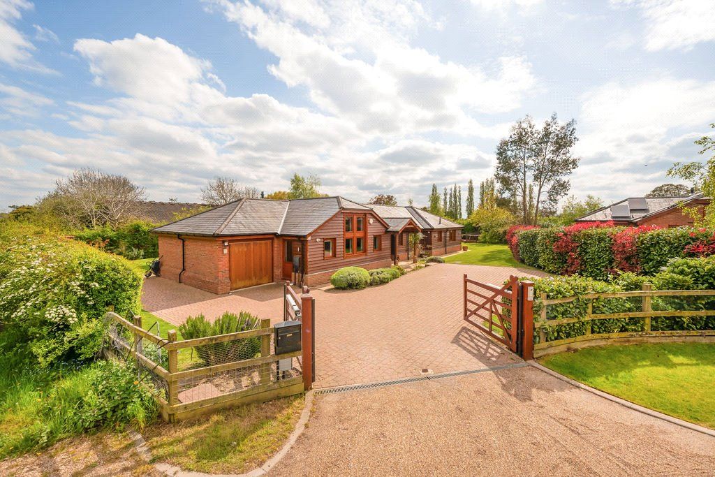 5 bed bungalow for sale in Hilltop Farm, Kings Langley, Hertfordshire