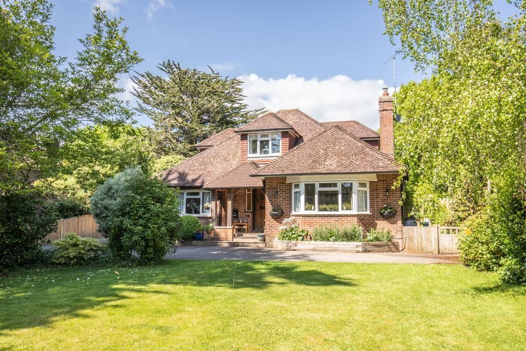 4 bed detached house for sale in Vines Cross Road, Horam, East Sussex