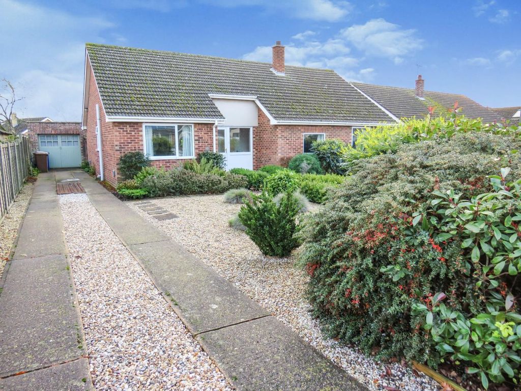 3 bed detached bungalow for sale in Highfields Drive, Lakenheath