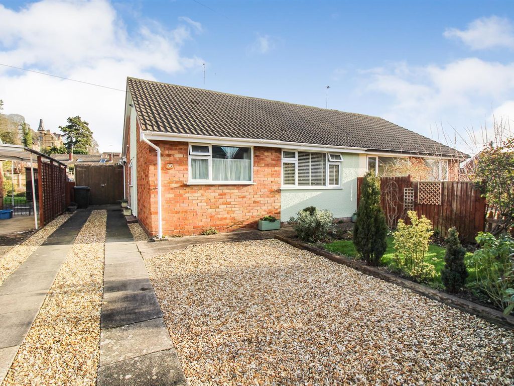2 bed semidetached bungalow for sale in Brookhouse Road, Oswestry SY11