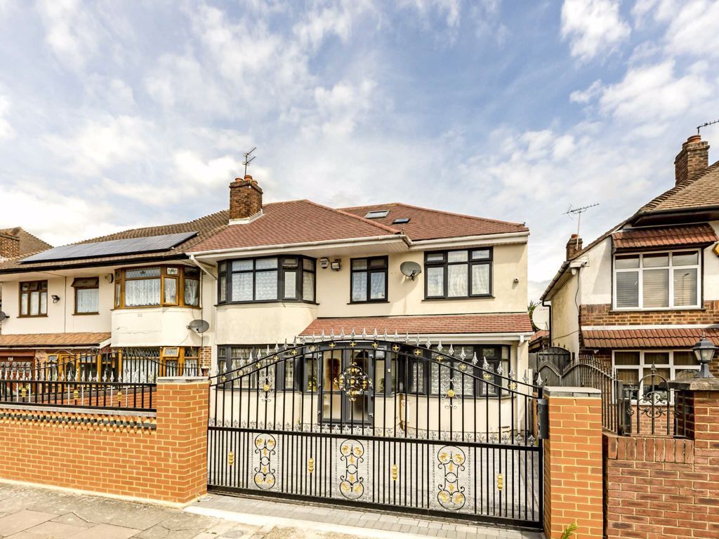 7 bed semidetached house for sale in Great West Road, Osterley
