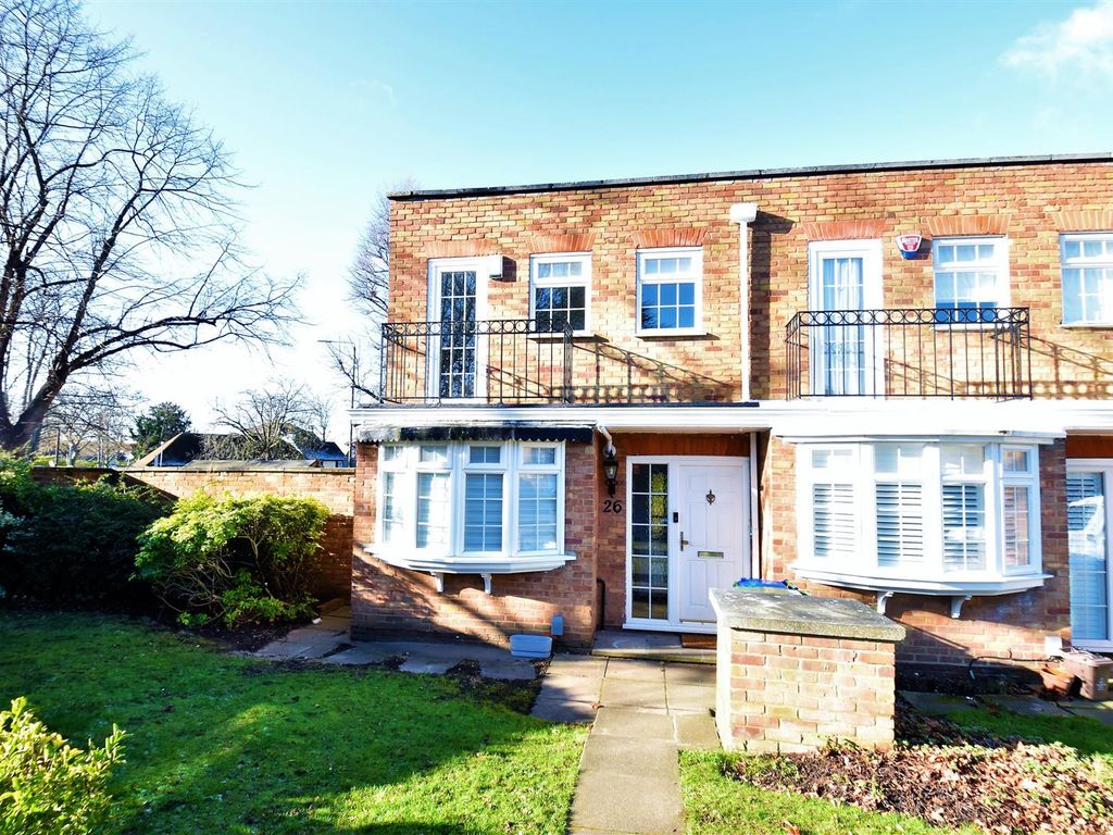 3 bed end terrace house for sale in Gainsborough Square, Bexleyheath