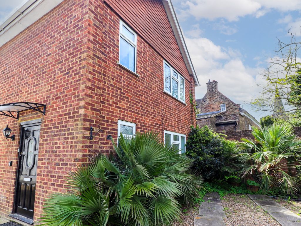 3 bed detached house for sale in St. Dunstans Road, Feltham, Greater