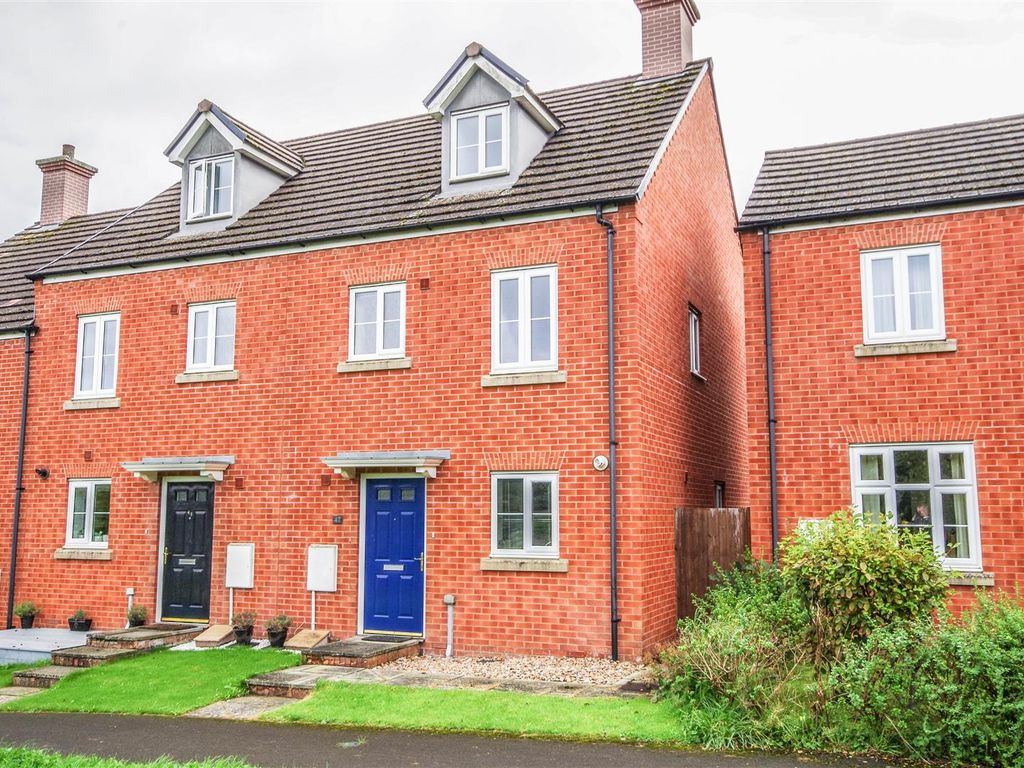 3 bed semidetached house to rent in Harrolds Close, Dursley GL11, £