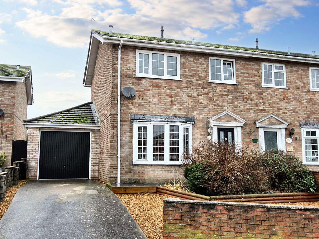 3 bed end terrace house for sale in Crawshay Drive, Boverton CF61, £