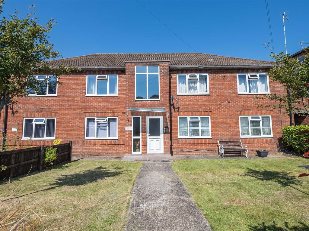 2 bed flat for sale in Harewood Avenue, Bournemouth BH7, £