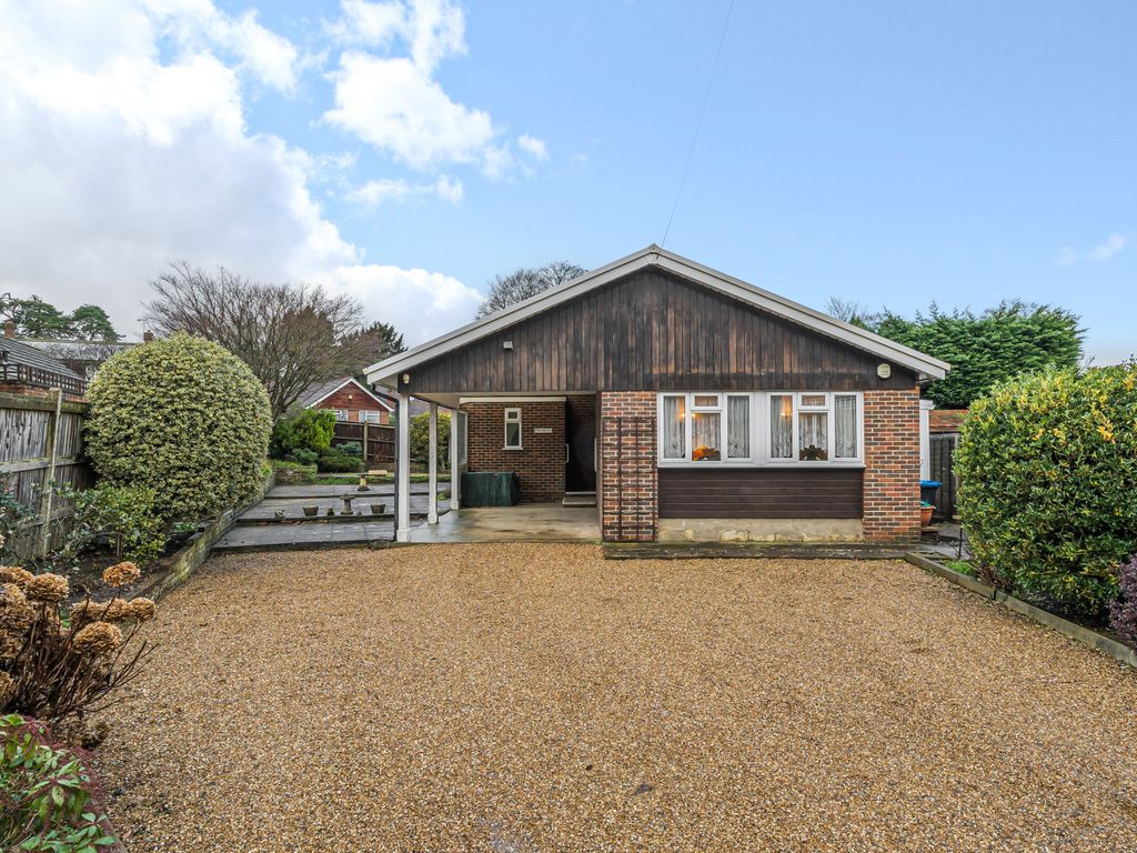 3 bed bungalow for sale in Ottermead Lane, Ottershaw KT16 Zoopla