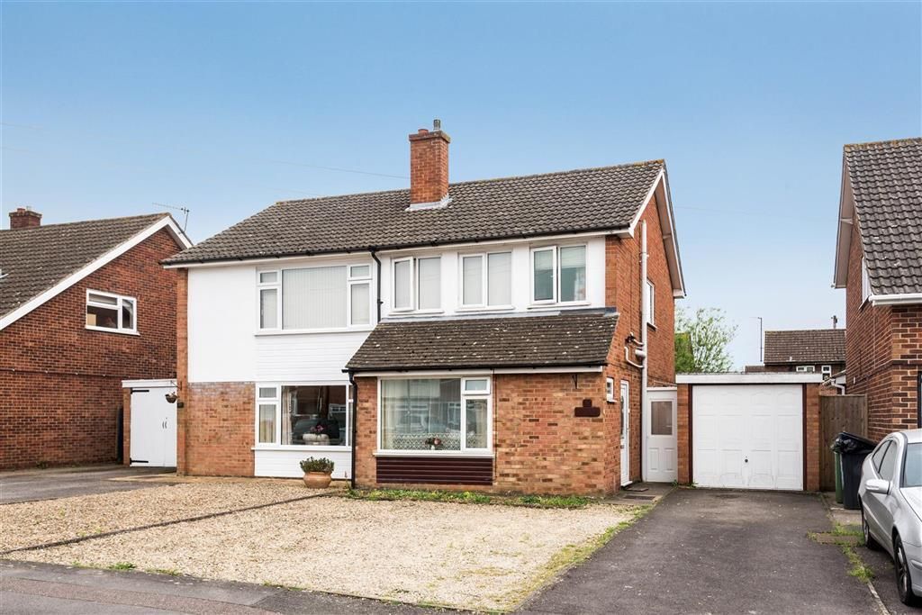 3 bed property to rent in Parsons Mead, Abingdon OX14, £1,600 pcm Zoopla