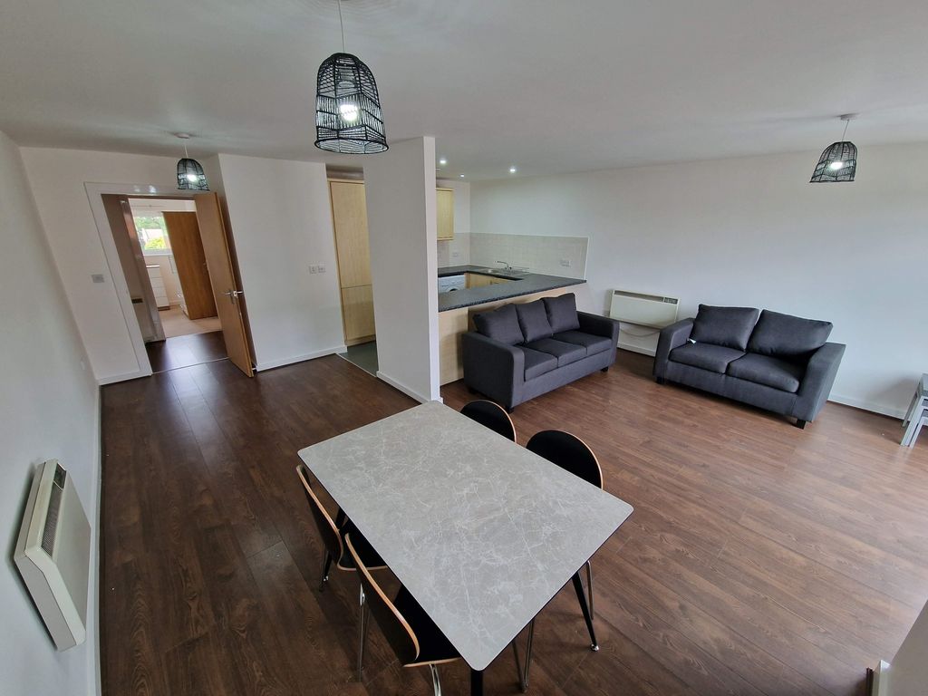 2 bed flat to rent in Stretford Road, Hulme, Manchester M15, £1,200 pcm