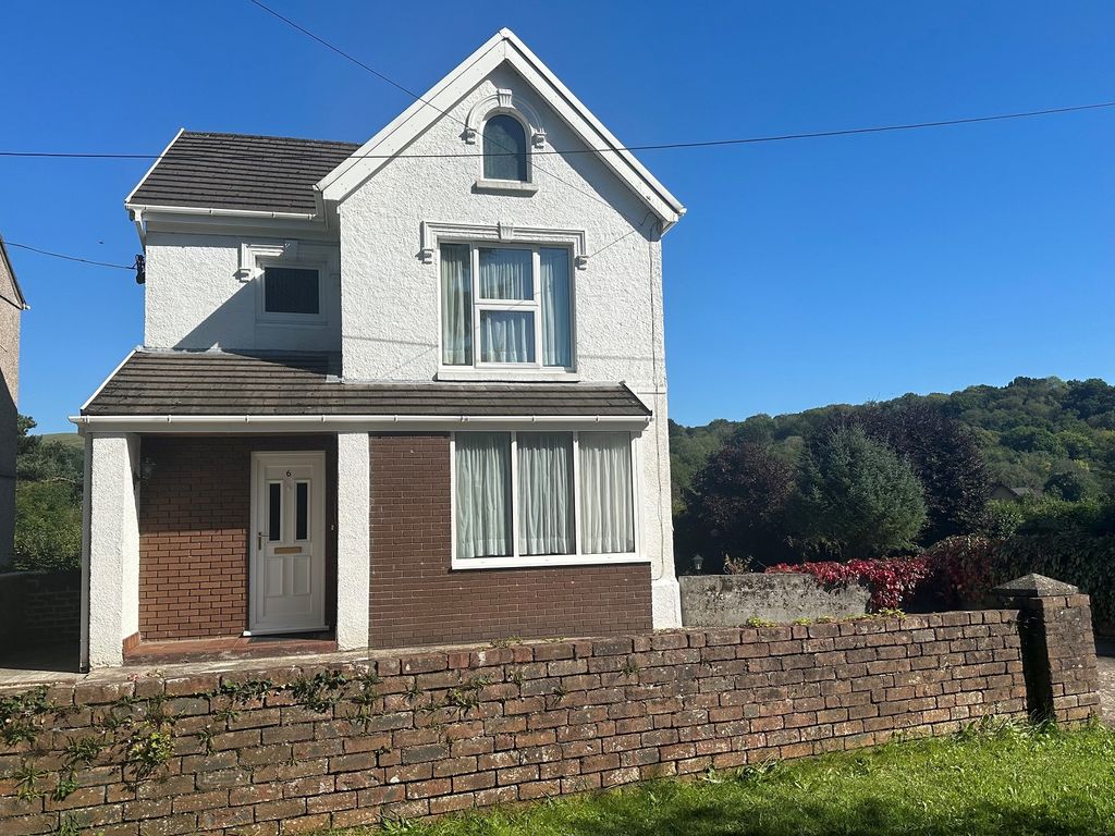 3 bed detached house for sale in Ynyscedwyn Road, Ystradgynlais