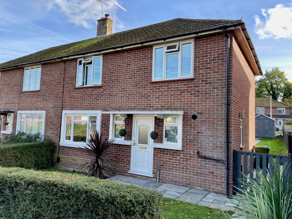 3 bed semidetached house for sale in Elizabeth Avenue, Newbury