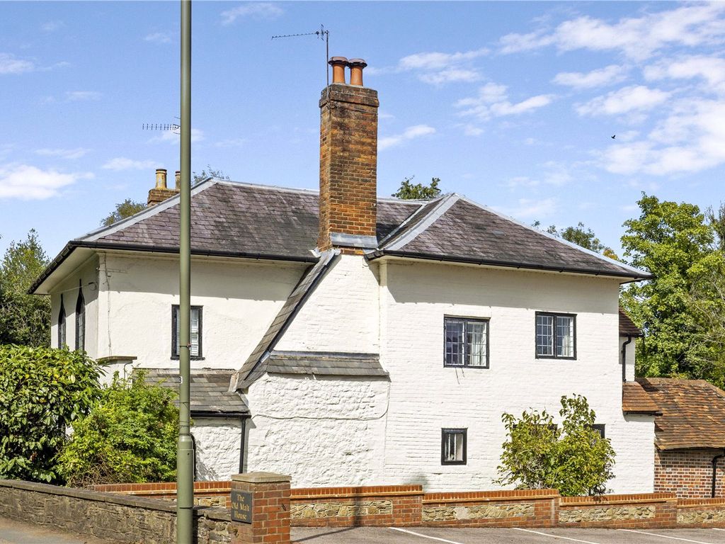 3 bed detached house for sale in The Street, Shalford, Guildford