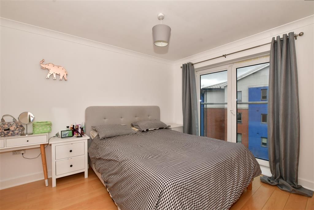 2 bed flat for sale in Cleeve Way, Sutton, Surrey SM1 Zoopla