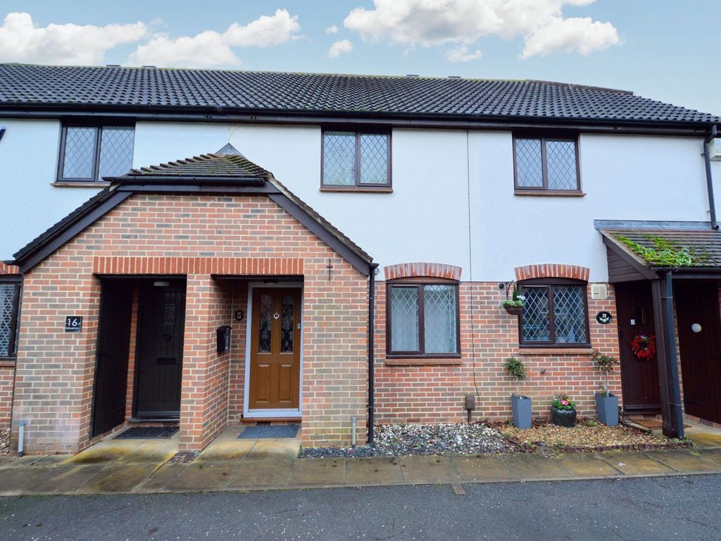 2 bed terraced house for sale in Shillingstone, Shoeburyness SS3, £