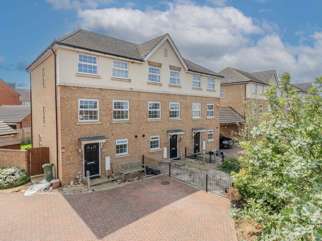 4 bed terraced house for sale in Hall Green, Newton Leys, Milton Keynes