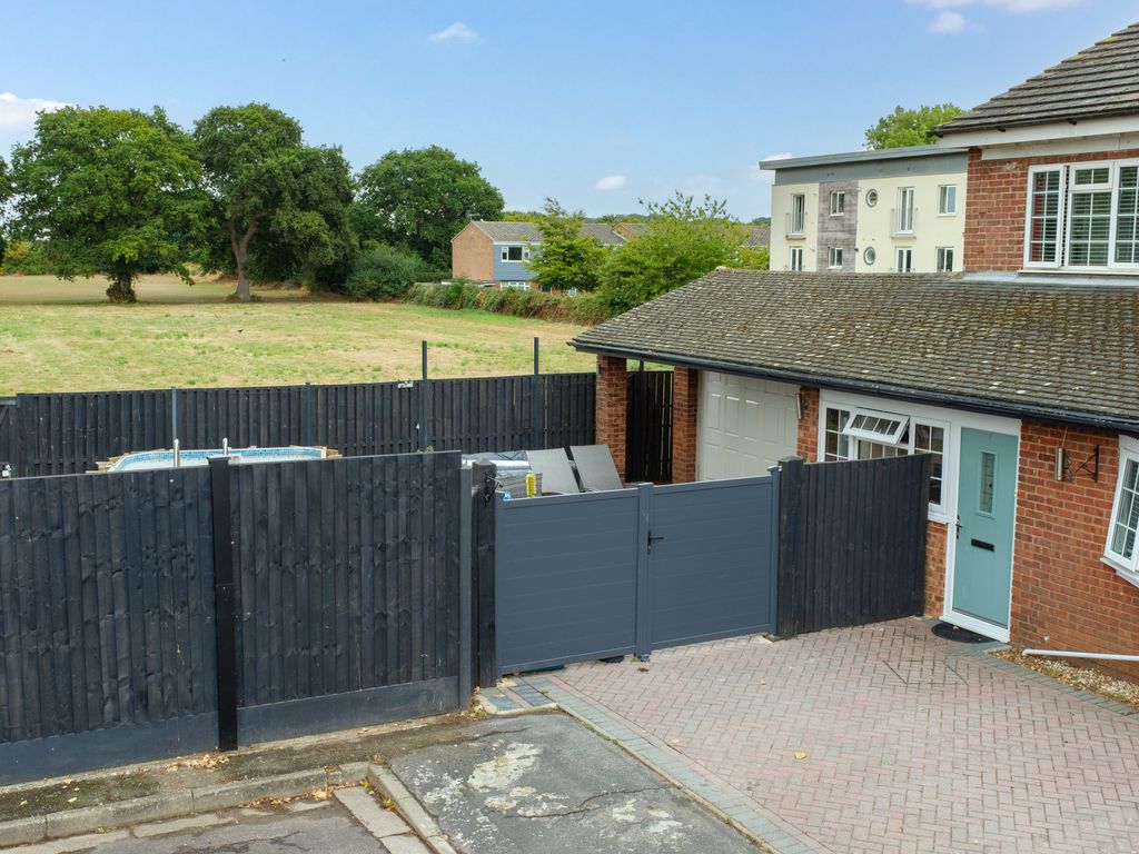 5 bed detached house for sale in Dundonald Close, Hayling Island PO11