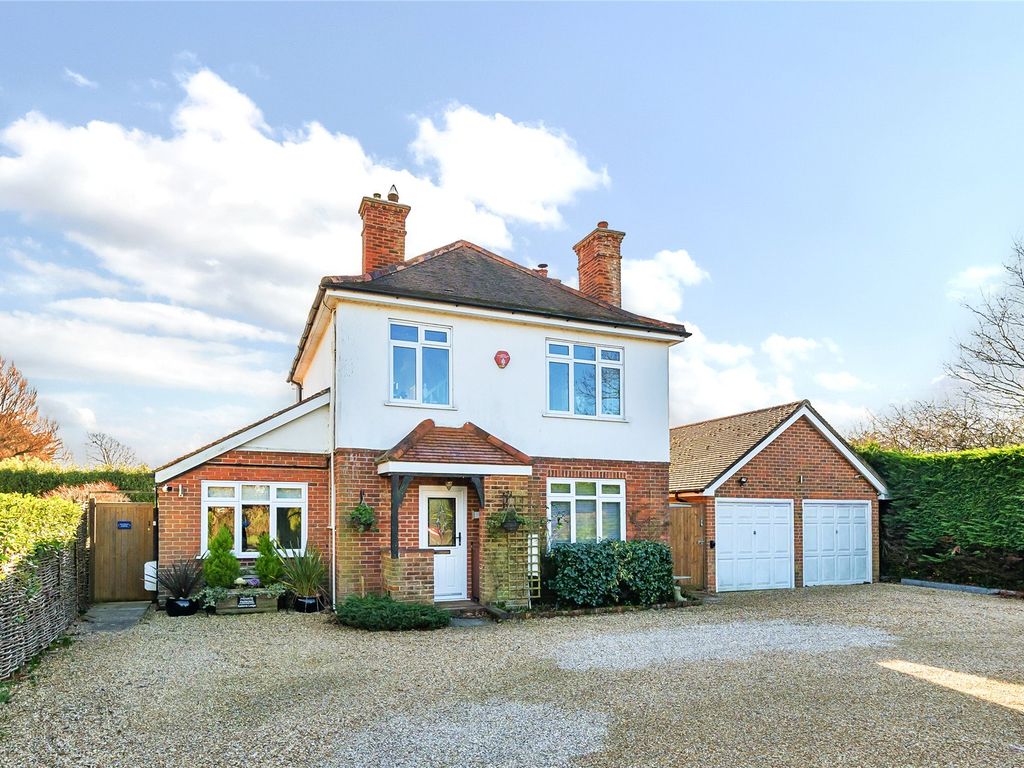 4 bed detached house for sale in Milford Road, Lymington SO41, £900,000