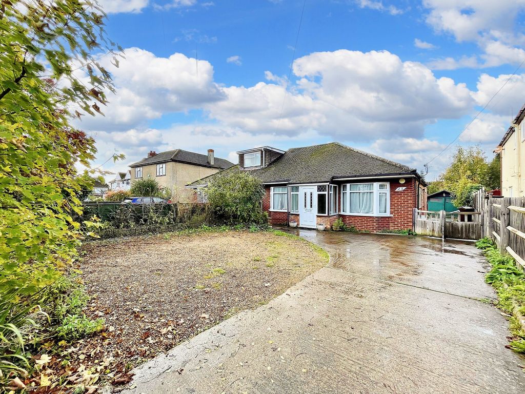 3 bed semidetached bungalow for sale in Abingdon Road, Drayton OX14, £