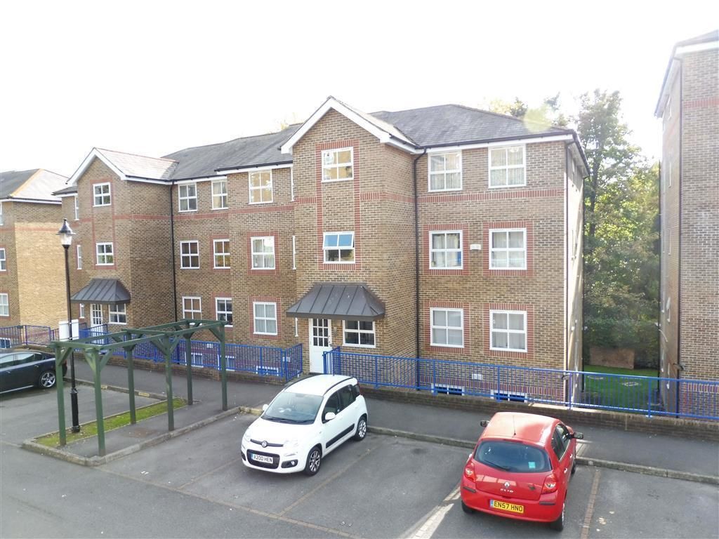 2 bed flat to rent in River Bank Close, Maidstone ME15 Zoopla