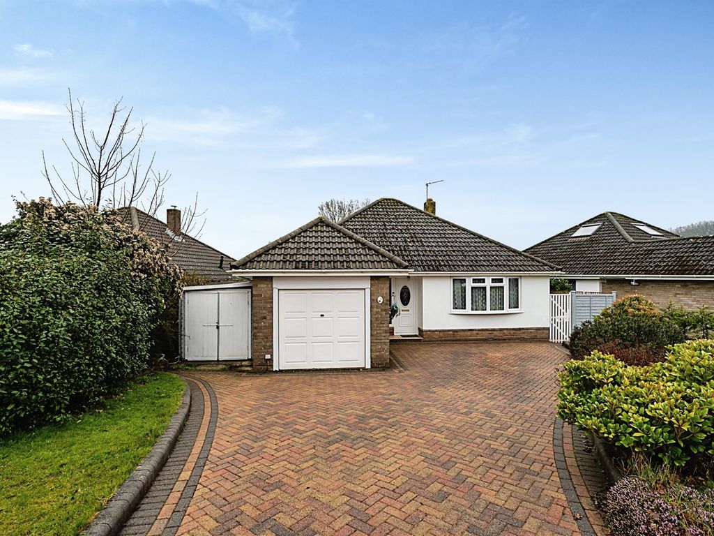 3 bed detached bungalow for sale in Greenfield Crescent, Waterlooville