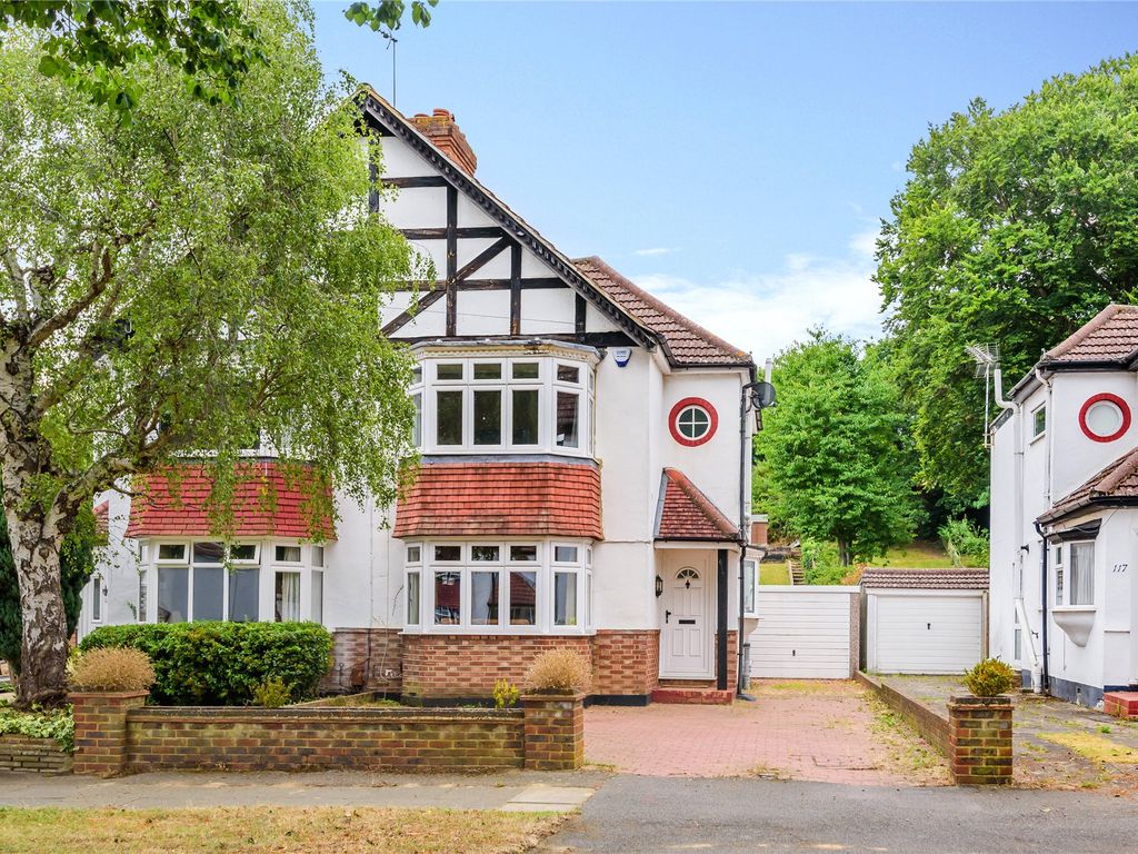3 bed semidetached house for sale in Chestnut Avenue, West Wickham BR4