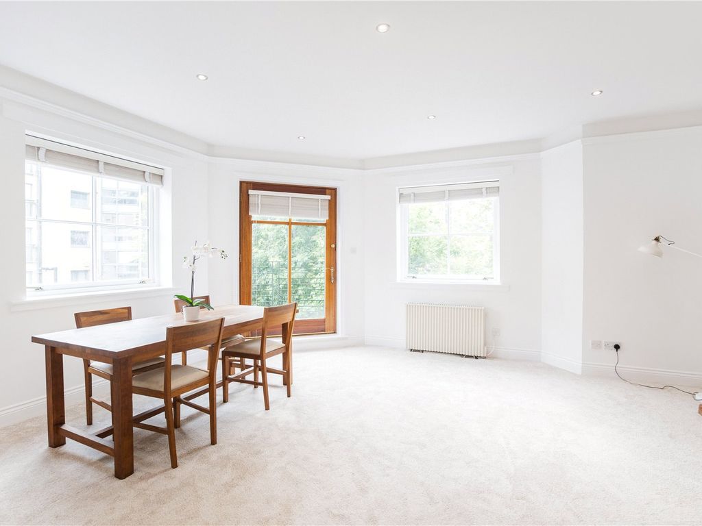 St. Andrews Square, Glasgow, Lanarkshire G1  