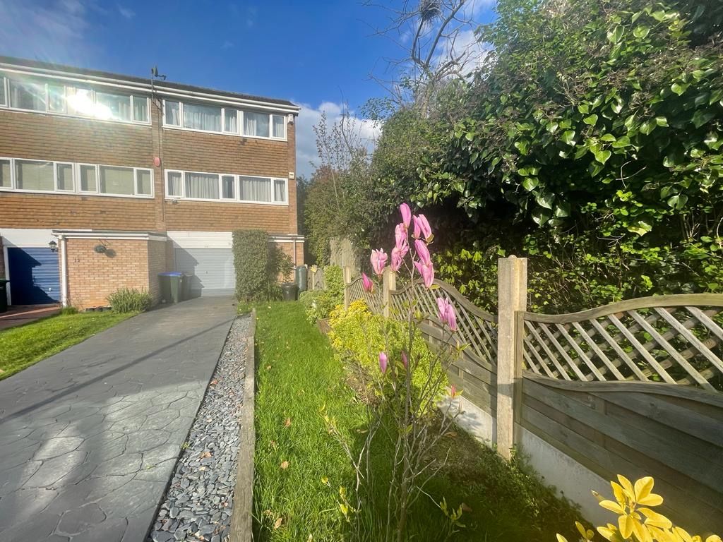 4 bed town house for sale in Monksfield Avenue, Great Barr, Birmingham