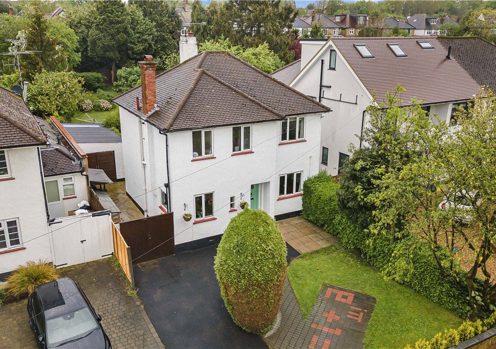 3 bed detached house for sale in Charmouth Road, St. Albans