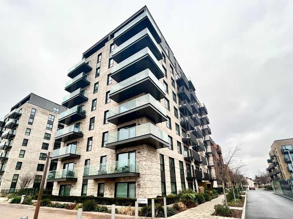 1 bed flat to rent in Edwin House, Southall, Greater London UB1, £1,750