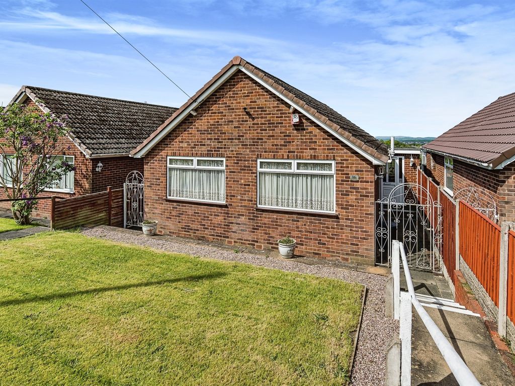 3 bed detached bungalow for sale in Wynall Lane, Stourbridge DY9, £
