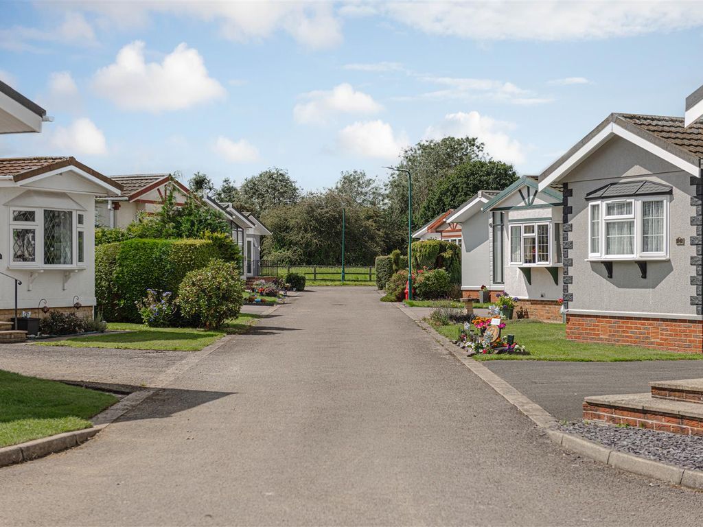 2 bed property for sale in Holly Lodge, Lower Kingswood, Tadworth KT20