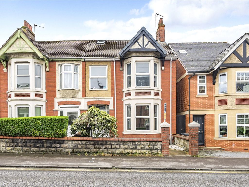 4 bed semidetached house for sale in Kingshill Road, Old Town, Swindon