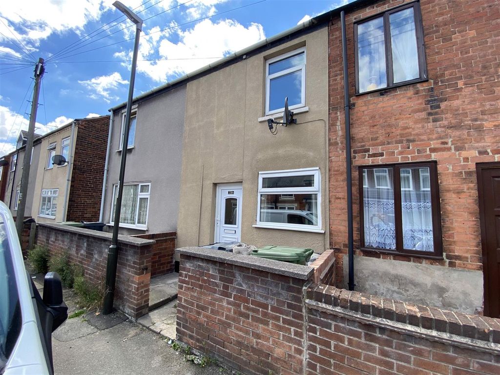 2 bed terraced house to rent in Beighton Street, Ripley DE5, £700 pcm