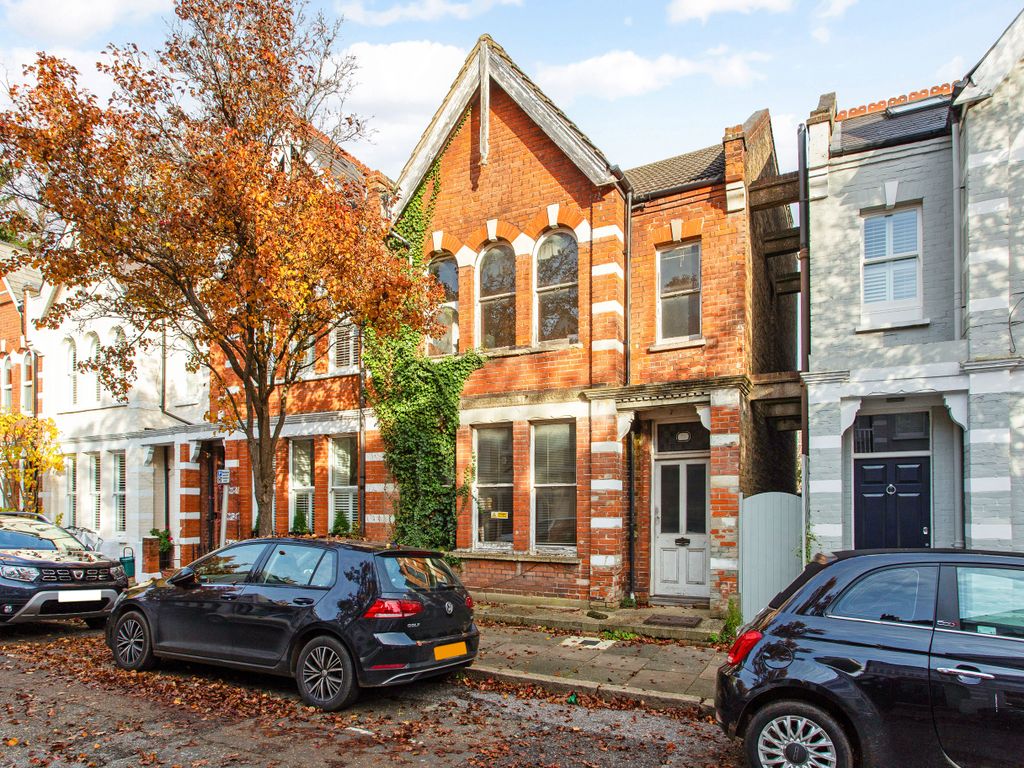 4 bed end terrace house for sale in Cornwall Road, Twickenham TW1, £