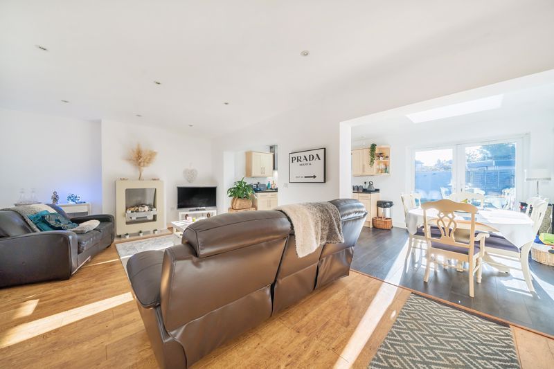 4 bed semidetached house for sale in Norreys Road, Cumnor, Oxford OX2