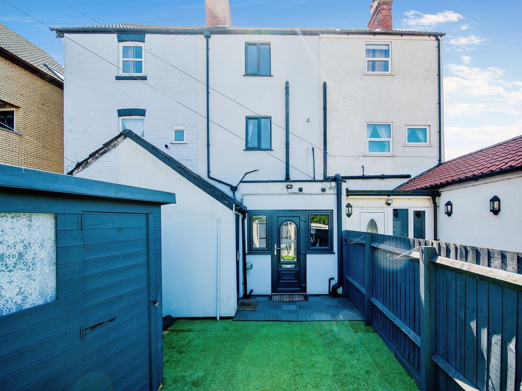 3 bed terraced house for sale in Roman Bank, Skegness PE25, £110,000