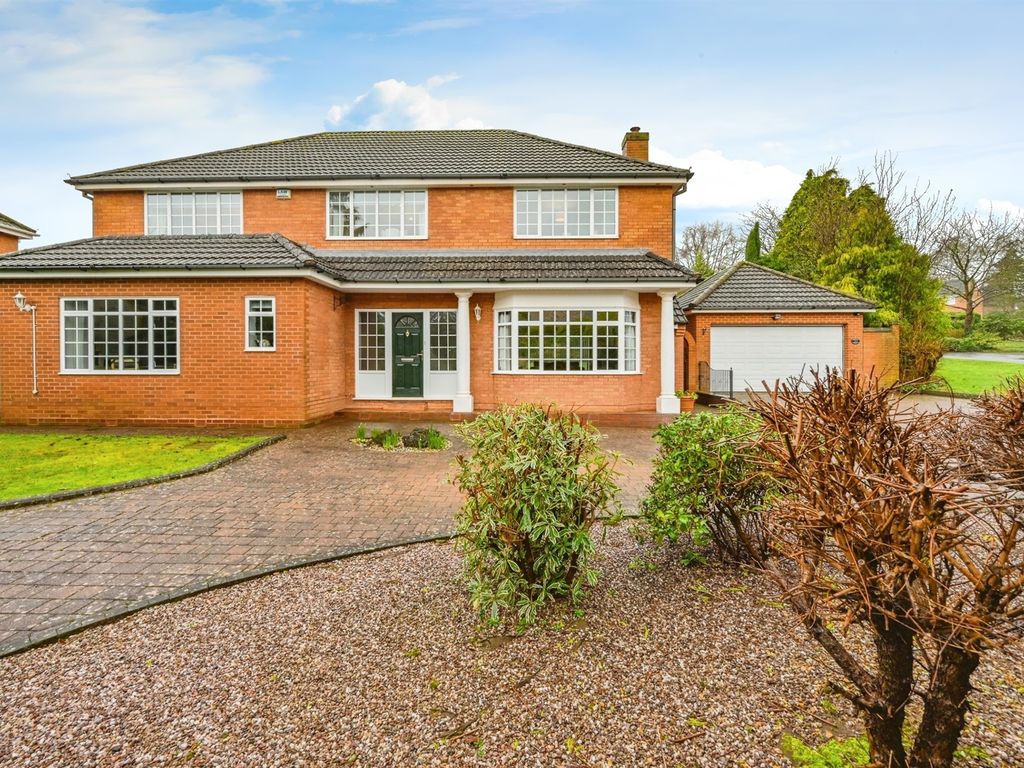 5 bed detached house for sale in Ashmole Close, Lichfield WS14, £