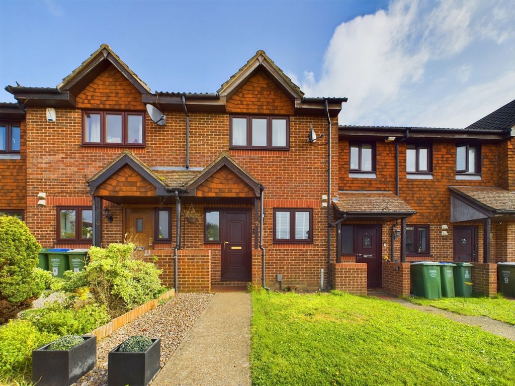 2 bed terraced house to rent in Charlotte Close, Bexleyheath, Kent DA6